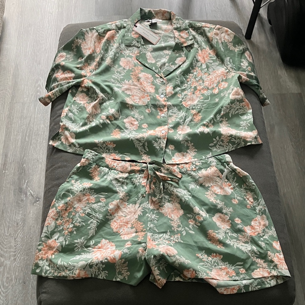 Cupcakes & Cashmere Sage Floral Pajama Set